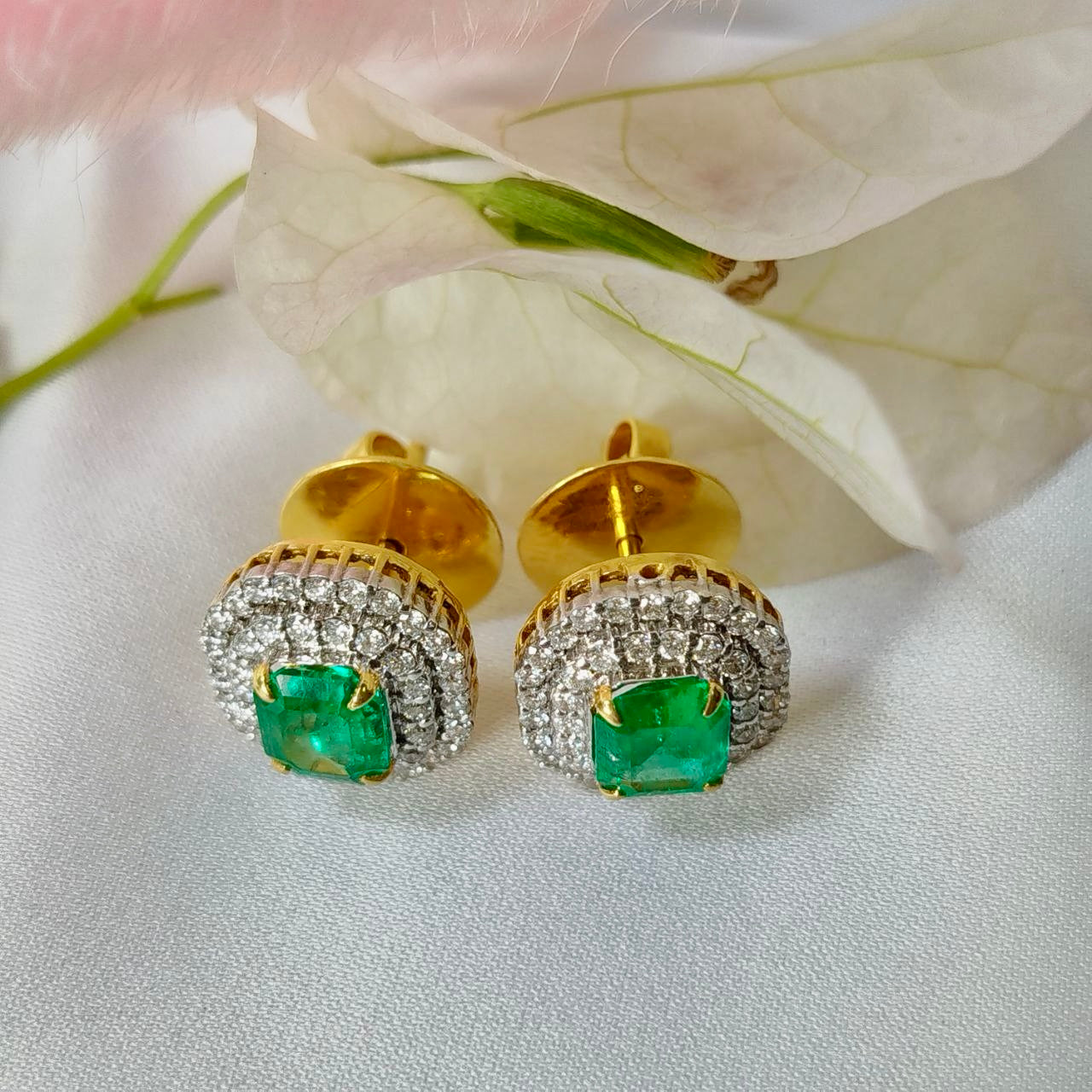 Brilliant 2.03 Carats Columbia Emerald Gem Earrings