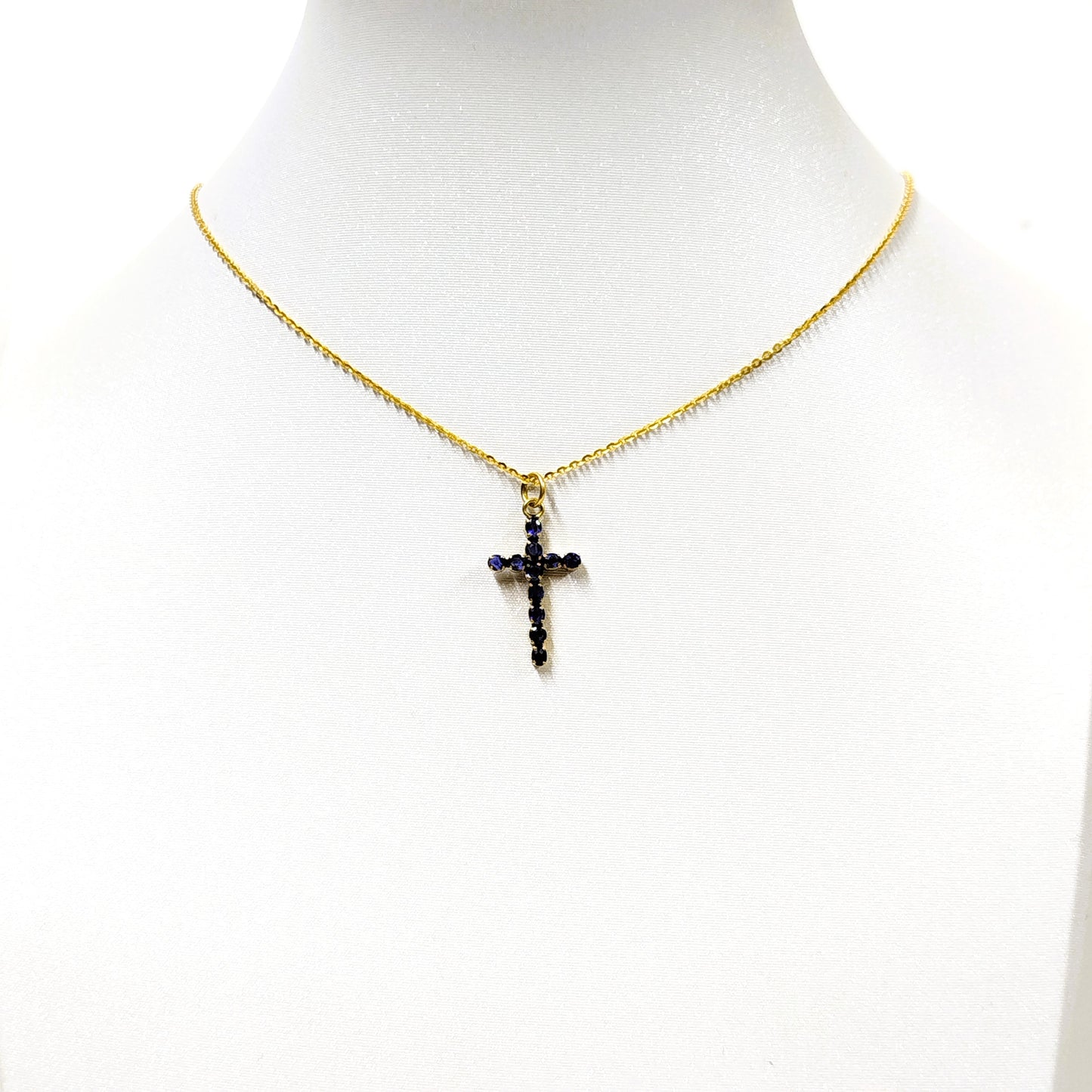 Blue Sapphire Pendant with 18K Gold