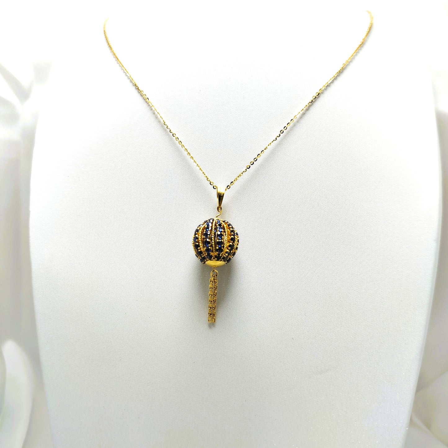 Blue Sapphire Pendant with 18K Gold