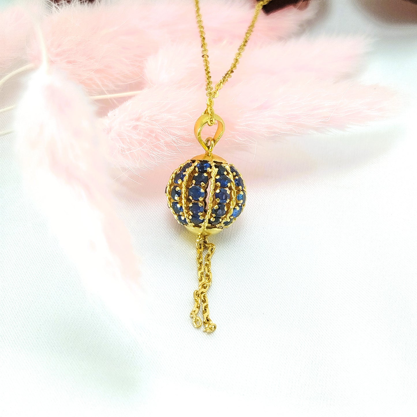 Blue Sapphire Pendant with 18K Gold