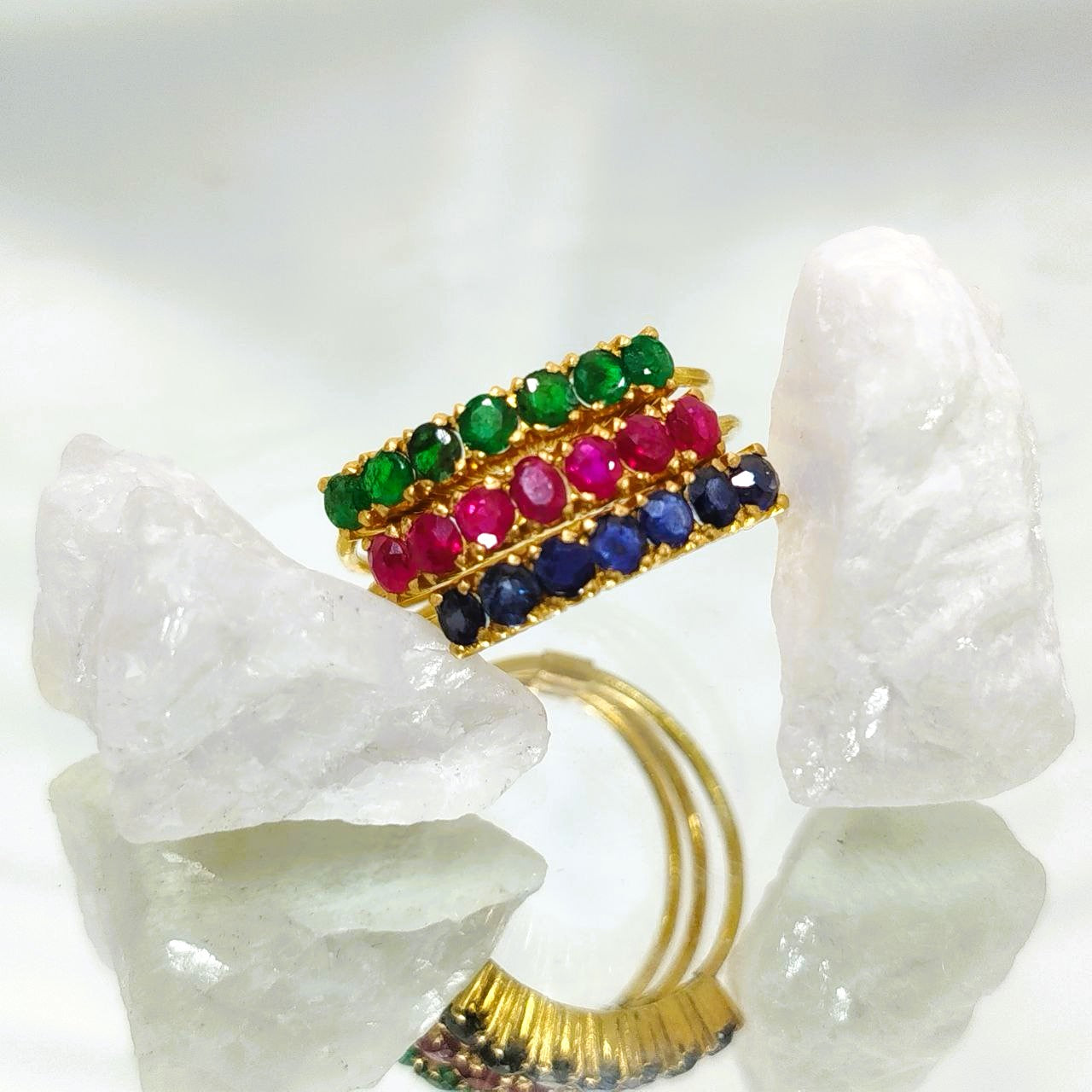 Ring made of three precious gems -Trinity Glow