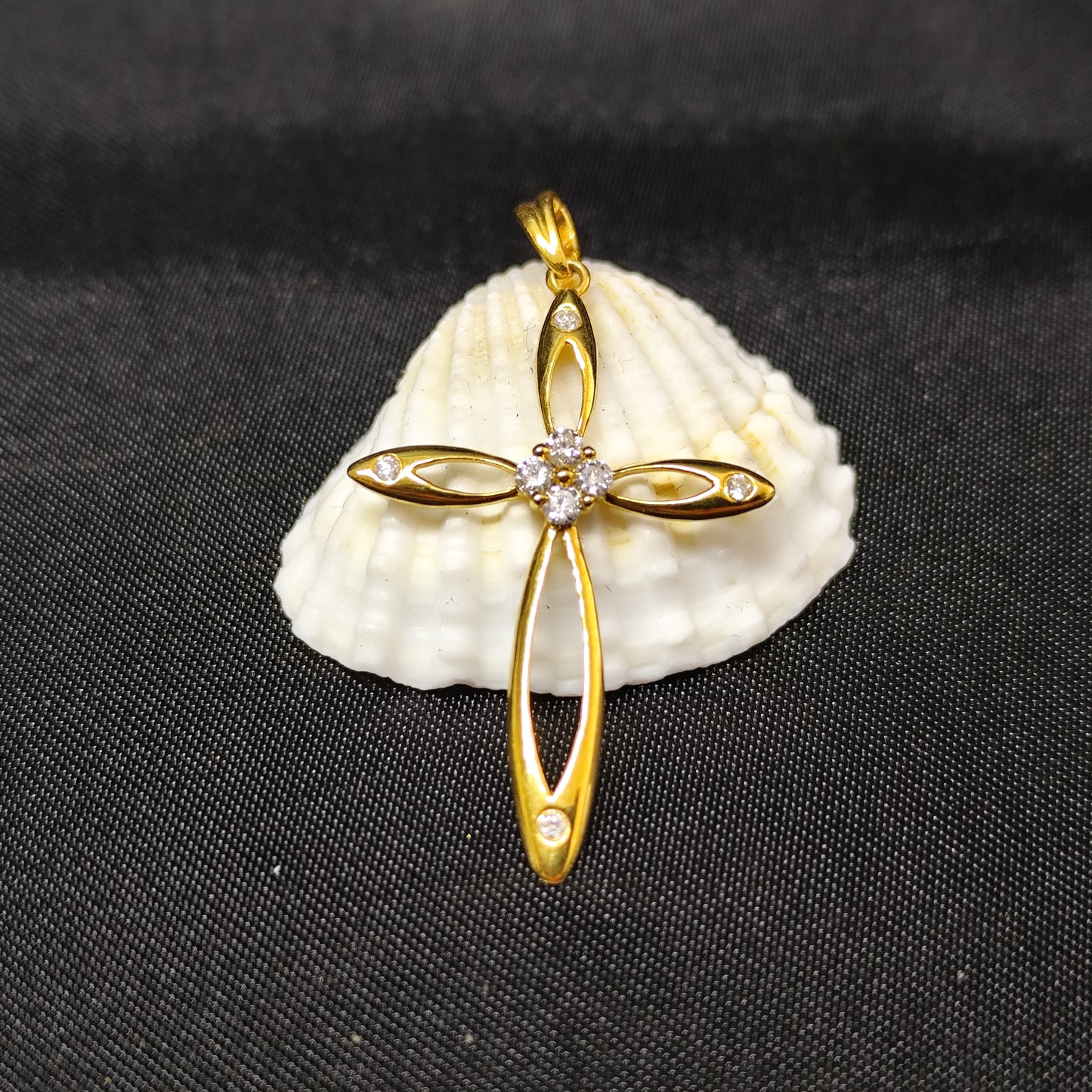 Diamond Pendant with 18K