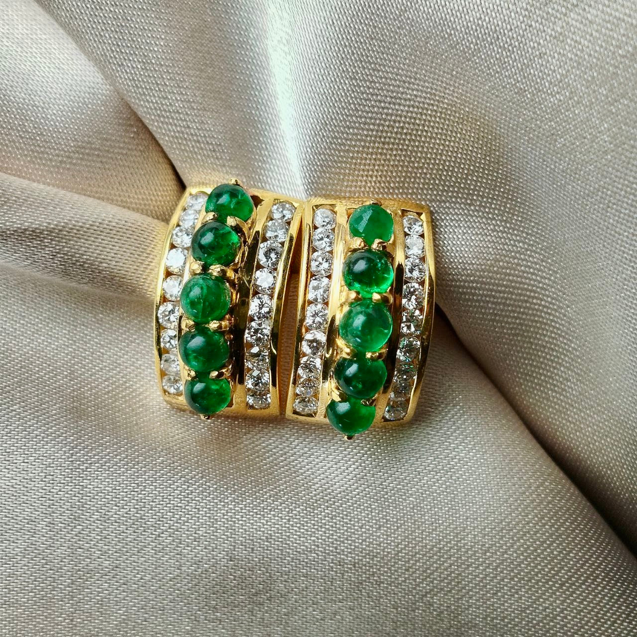 Emerald with Diamond Earring 18K Yellow Gold