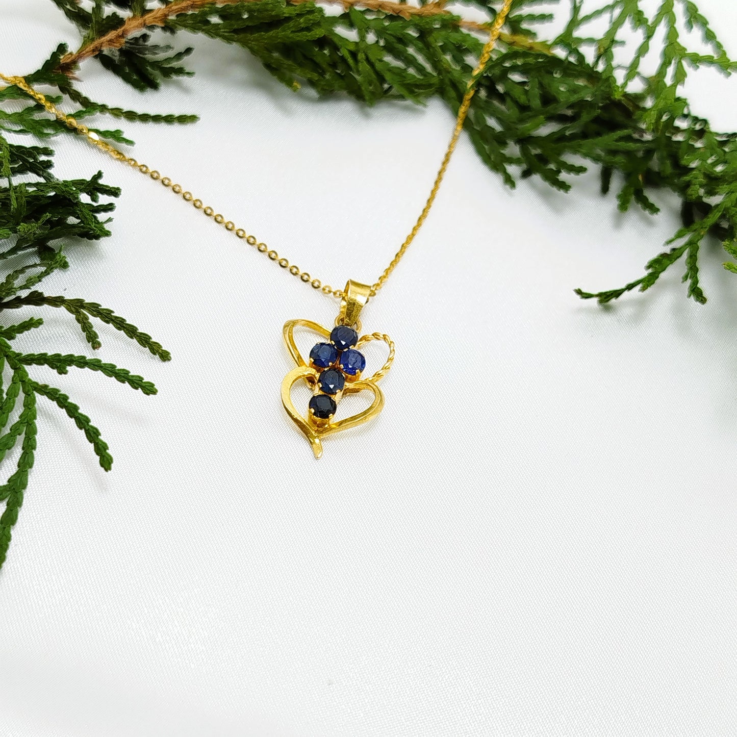 Blue Sapphire Pendant with 18K Gold