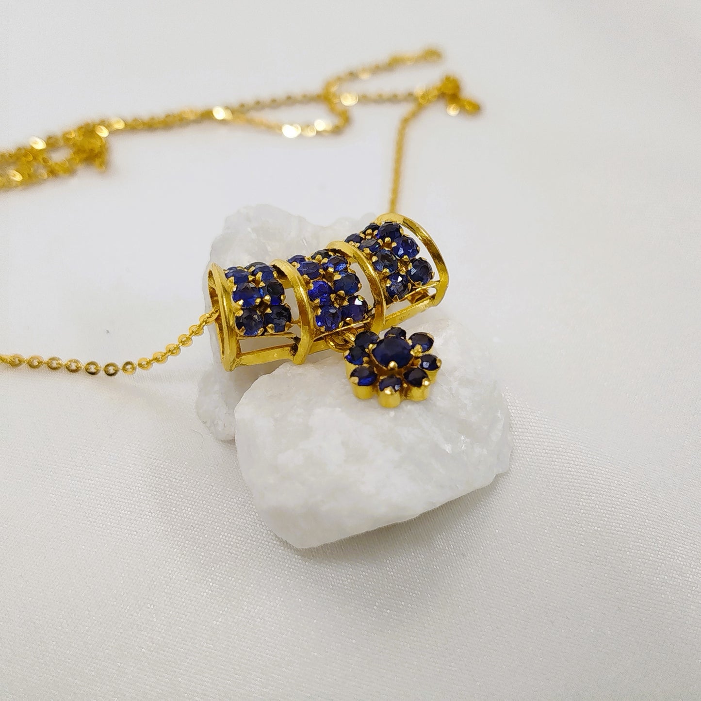 Blue Sapphire Pendant with 18K Gold