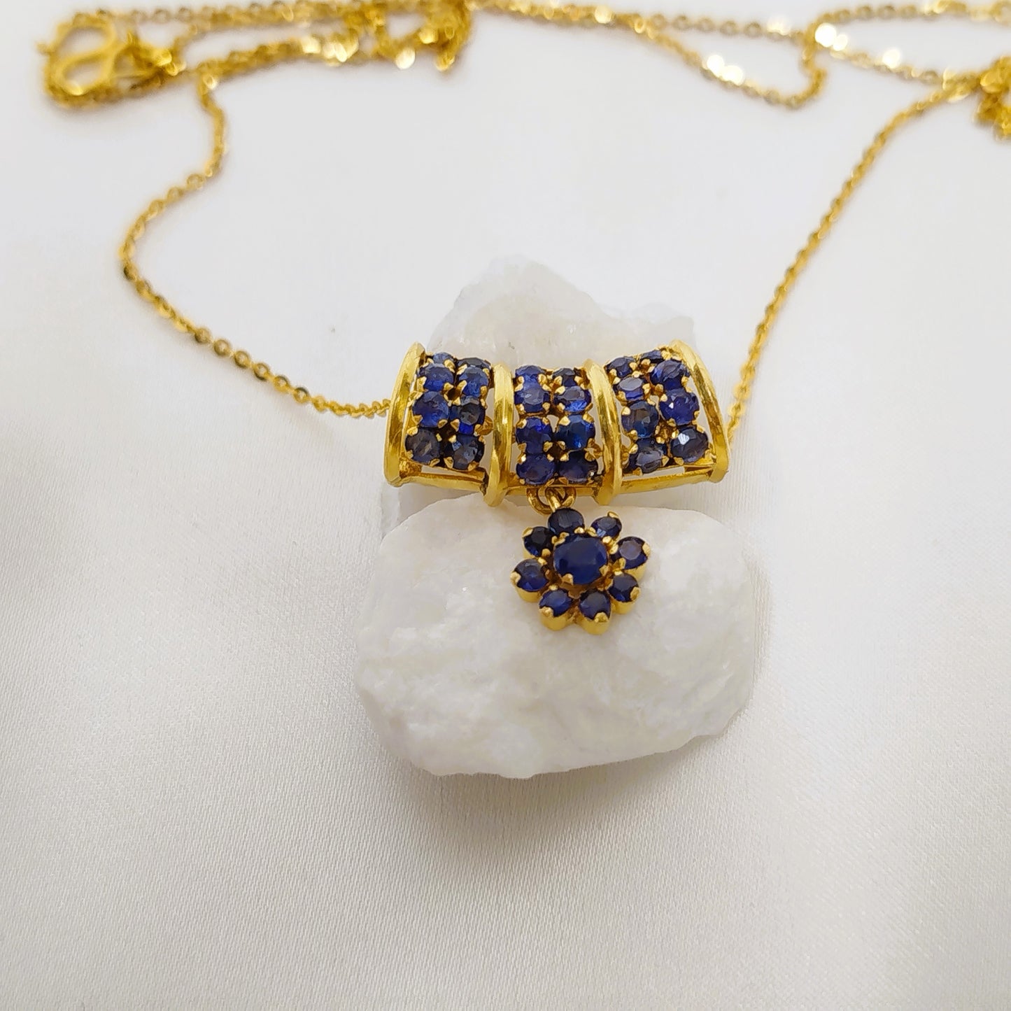Blue Sapphire Pendant with 18K Gold