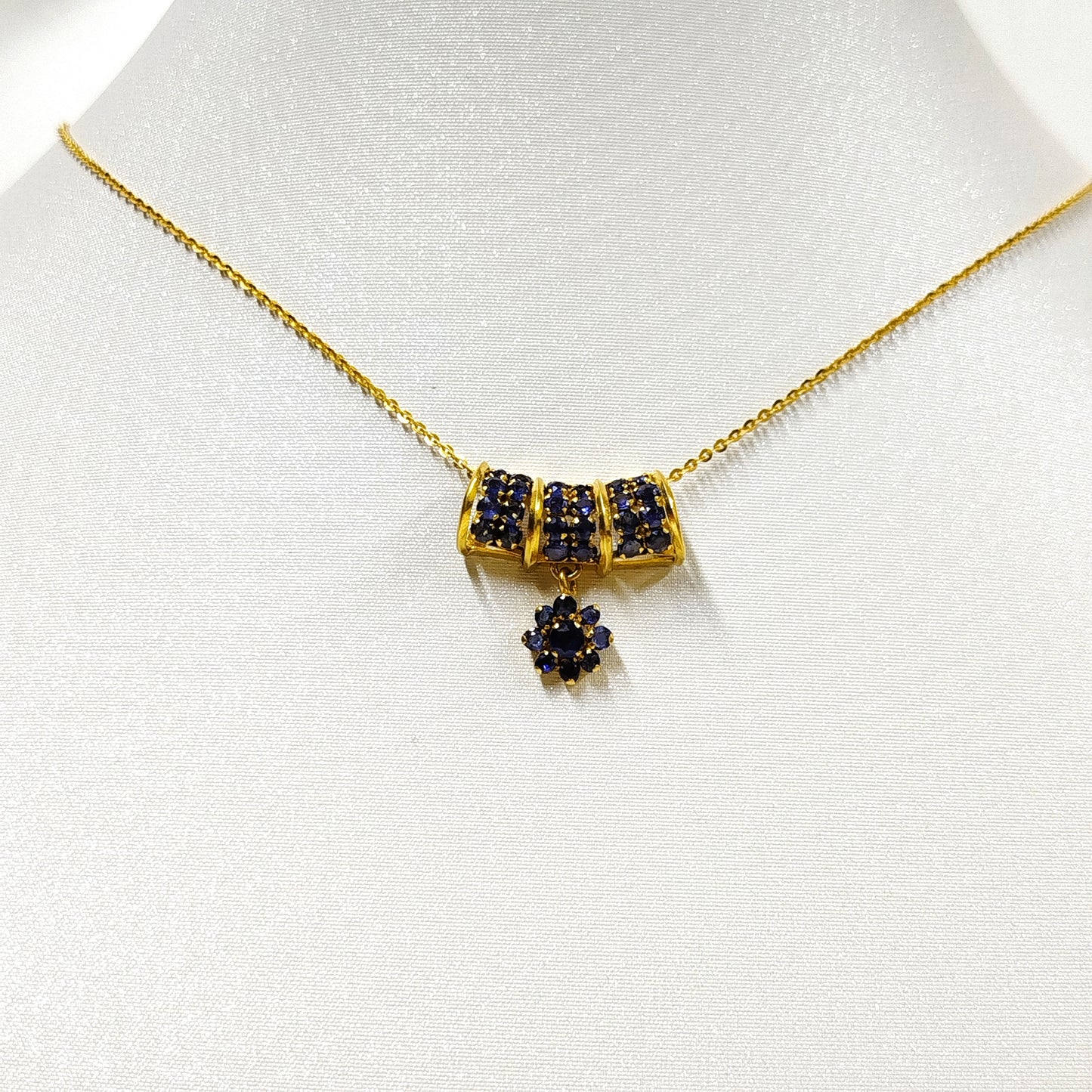 Blue Sapphire Pendant with 18K Gold