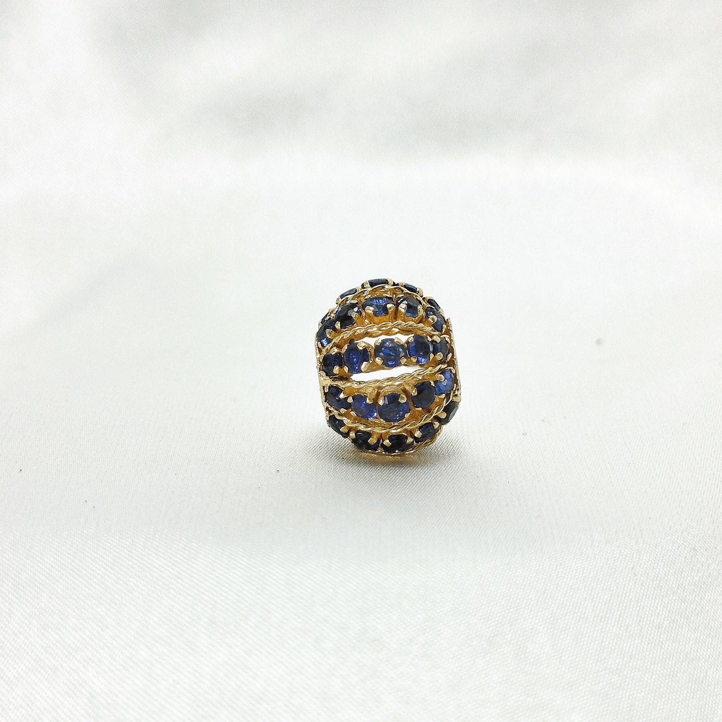 Blue Sapphire Pendant with 18K Gold